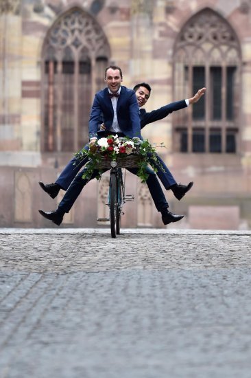 mariage gay strasbourg, séance engagement, vélo