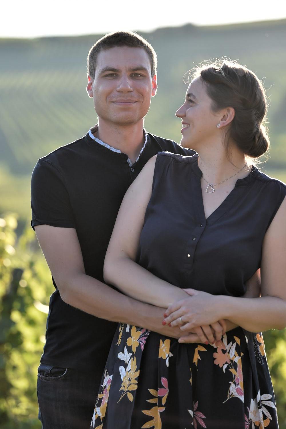 Couple dans le vignoble alsacien